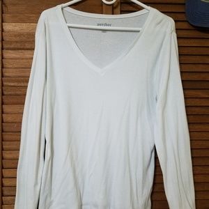 Old Navy Tops - Old Navy White V-Neck Long Sleeve Perfect Old Navy Tops - Old Navy White V-Neck Long Sleeve Perfect